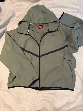 Nike Olive Green Hooded Windbreaker with Black Trim